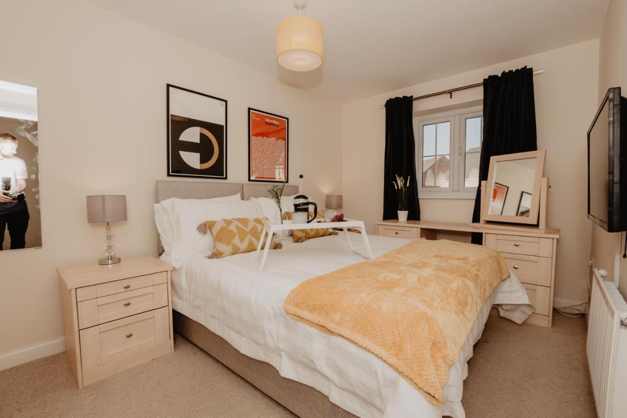 Coyle House, 3 Bed,Corby, Super Kings Or Twins, Driveway, Free Wi-Fi, Corporates Welcome Kültér fotó