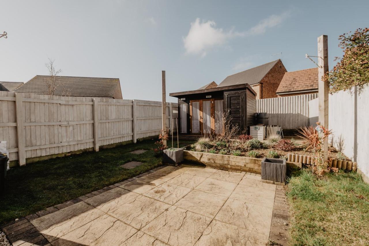 Coyle House, 3 Bed,Corby, Super Kings Or Twins, Driveway, Free Wi-Fi, Corporates Welcome Kültér fotó